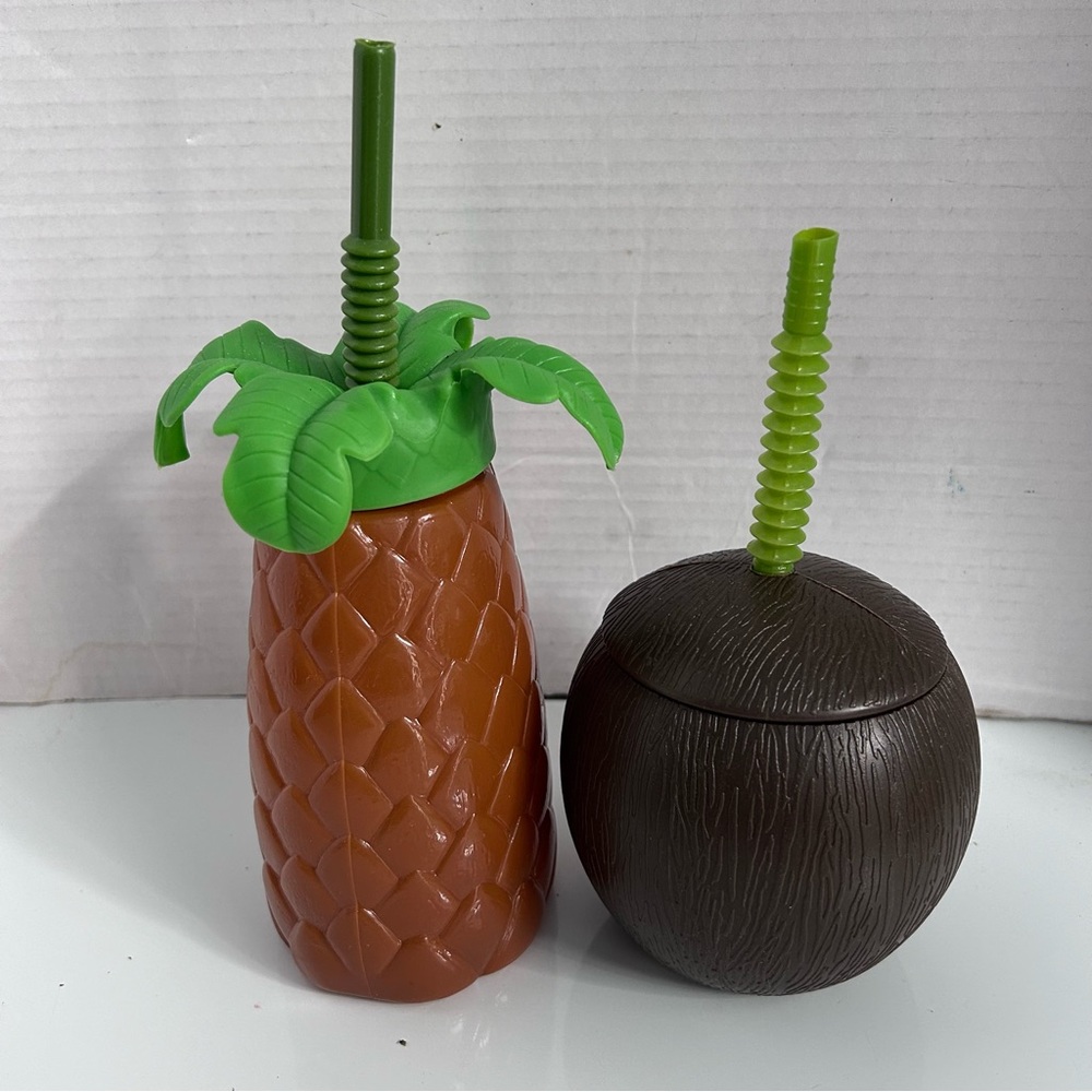 Palm tree and coconut drink ware with straw